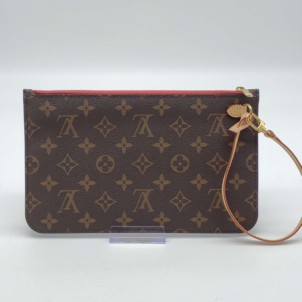 Authentic Louis Vuitton Wristlet / Clutch Monogram - Picture 2 of 11